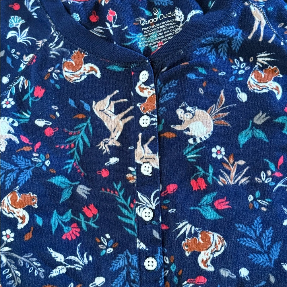 Cuddl Duds women’s M navy with forest animals and foliage